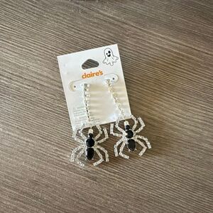 Claire’s spider dangle earrings brand new Halloween